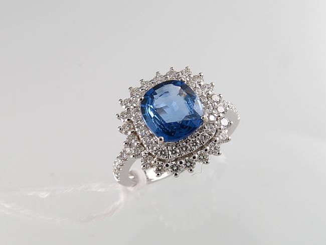 A Sapphire and Diamond Border Cluster Ring - ABA Associates | Find Lots ...