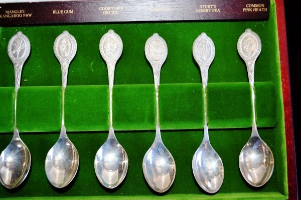 timber-cased-set-of-6-sterling-silver-spoons-the-australian-state