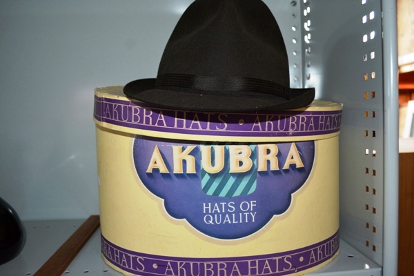 Vintage Akubra hat box with Stetson hat Bargain Hunt Auctions Find Lots Online