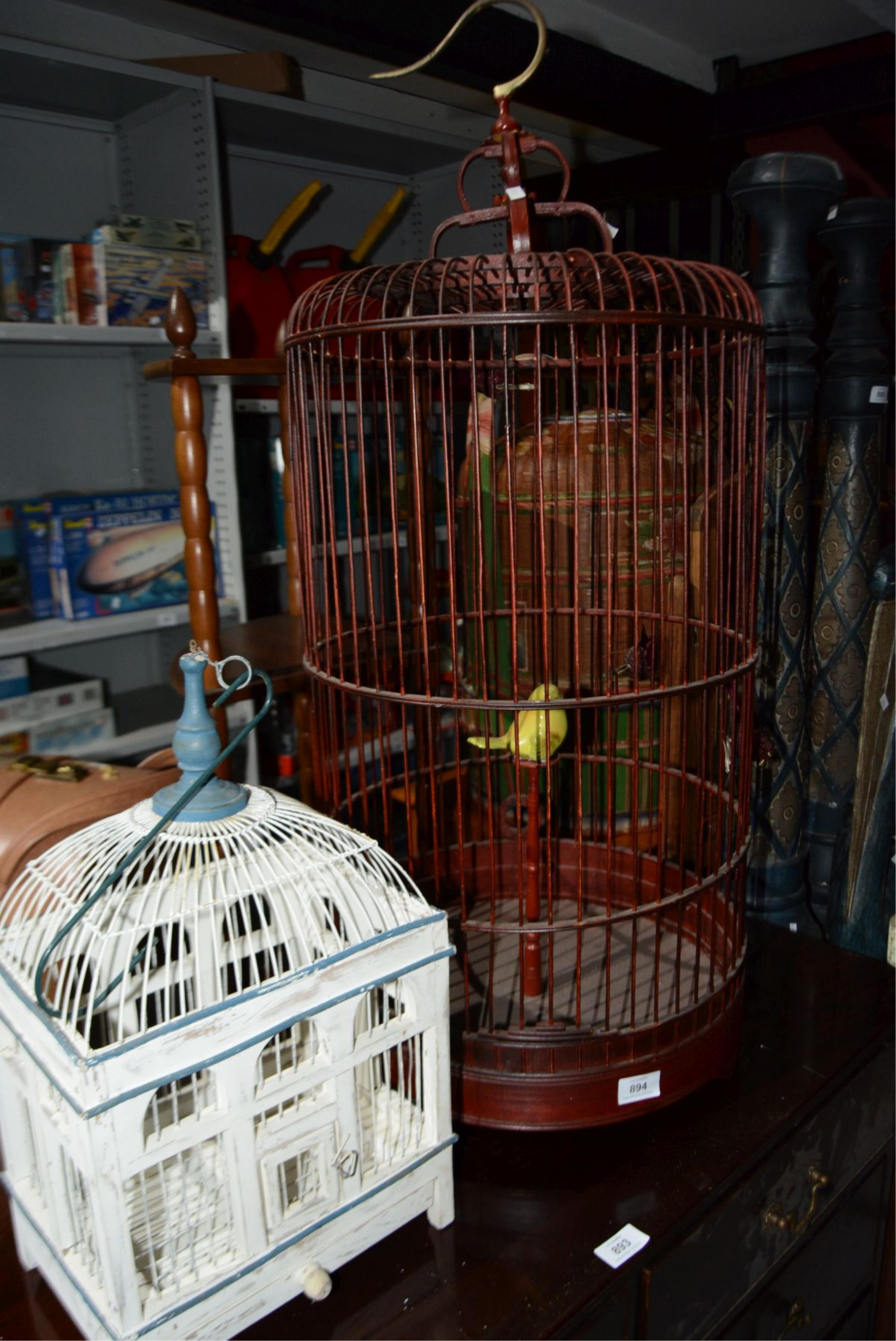 2 various hanging bird cages - Bargain Hunt Auctions