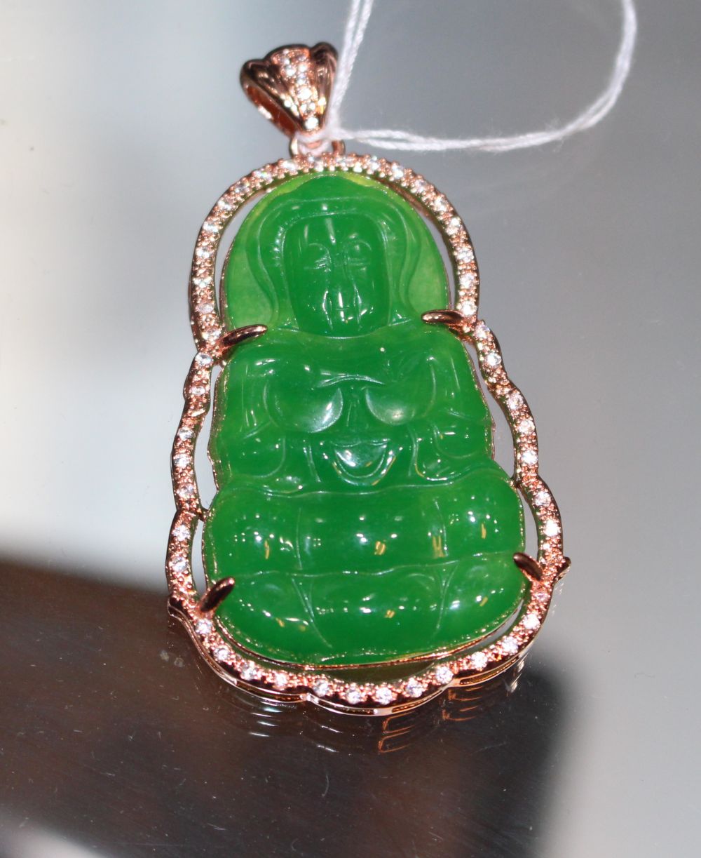 Chinese Green Jade Buddha pendant - Bargain Hunt Auctions | Find Lots ...